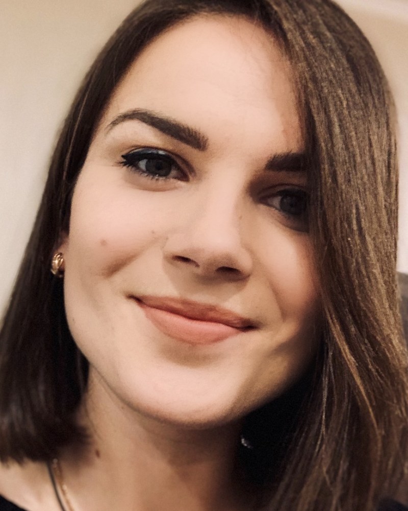Anna — React / React Native Developer at D2